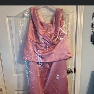 Women’s Size 20 Pink 2 piece dress in brand new condition!